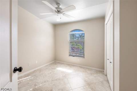 242 Newport Dr 509, Naples FL - photo 19 of 37