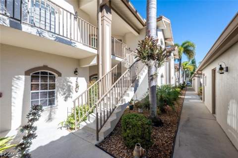 242 Newport Dr 509, Naples FL - photo 24 of 37