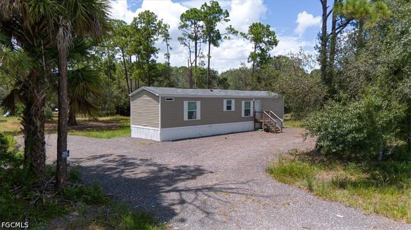 2 bedroom SingleFamilyResidence at 470 S Jinete St, Montura, Clewiston — photo 2