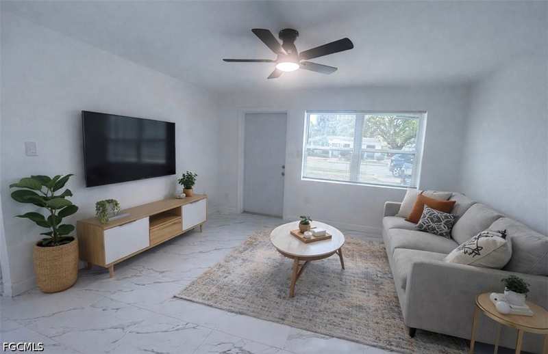2 bedroom SingleFamilyResidence at 2655 Market St, Fort Myers, Fort Myers — photo 1