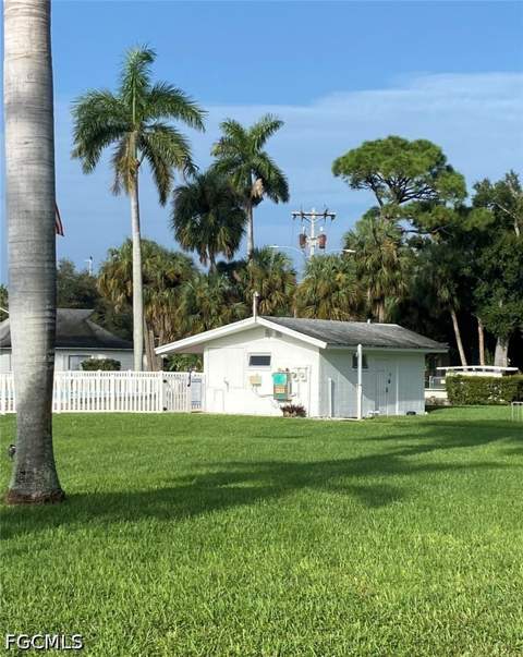 1515 Tropic Ter 1515, North Fort Myers FL - photo 10 of 26