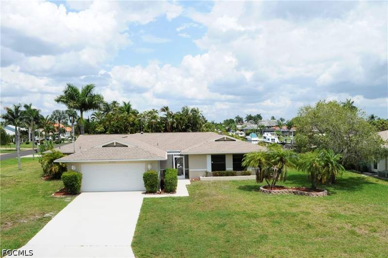 3 bedroom SingleFamilyResidence at 3603 SE 18th Pl, Savona, Cape Coral — photo 2