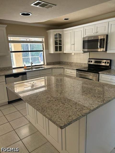 3 bedroom SingleFamilyResidence at 3603 SE 18th Pl, Savona, Cape Coral — photo 5