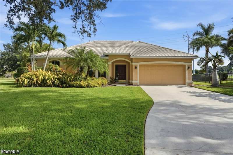 4 bedroom SingleFamilyResidence at 13170 Parkline Dr, Pinewood Lakes, Fort Myers — photo 1