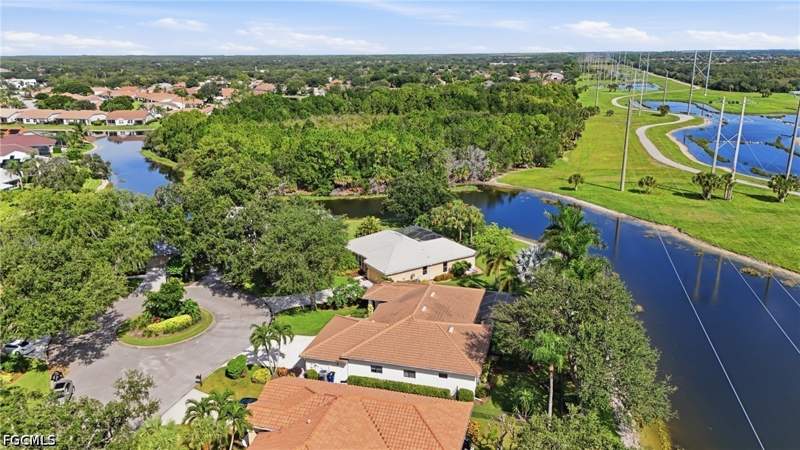 4 bedroom SingleFamilyResidence at 13170 Parkline Dr, Pinewood Lakes, Fort Myers — photo 3