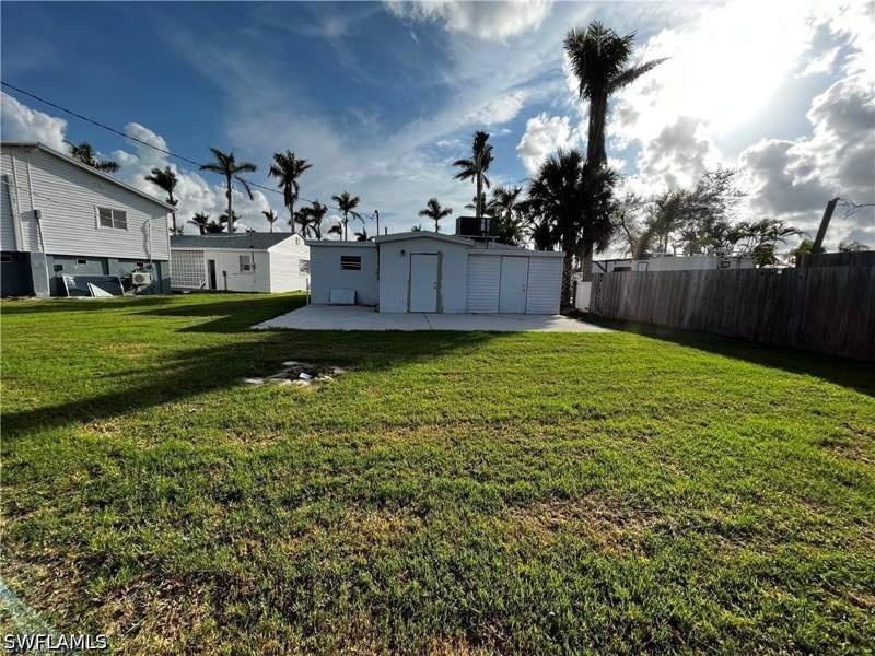 2 bedroom SingleFamilyResidence at 16945 Windcrest Dr, Cottage Point Unrec, Fort Myers — photo 4