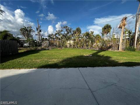 16945 Windcrest Dr, Fort Myers FL - photo 6 of 19