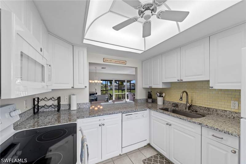 2 bedroom Condominium at 263 Palm Dr 4, Glades Country Club, Naples — photo 4