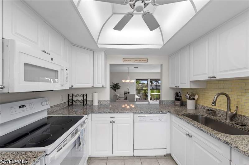 2 bedroom Condominium at 263 Palm Dr 4, Glades Country Club, Naples — photo 5