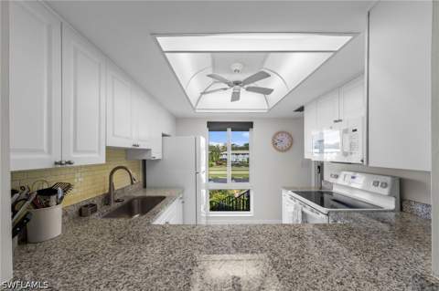 263 Palm Dr 4, Naples FL - photo 7 of 50