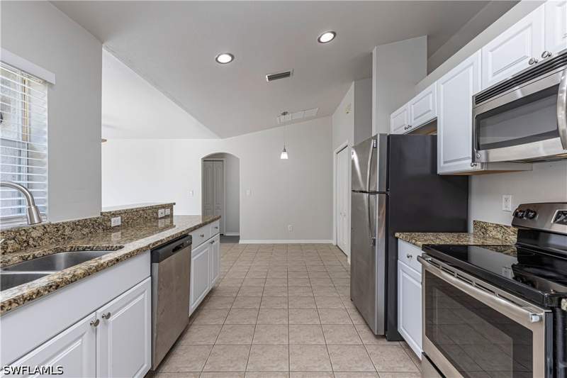 3 bedroom SingleFamilyResidence at 152 Ridgemont Dr, Greenbriar, Lehigh Acres — photo 4