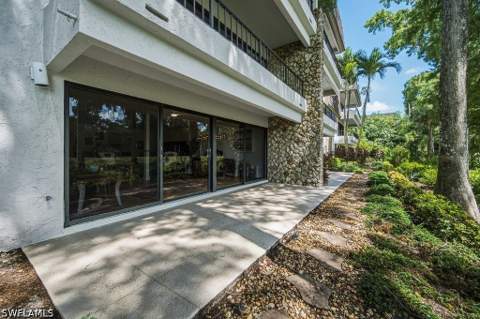 103 Clubhouse Dr 152, Naples FL - photo 16 of 36