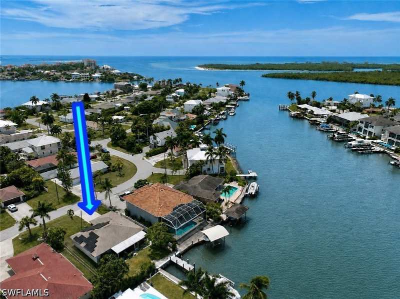 2 bedroom SingleFamilyResidence at 105 Jamaica Dr, Isles Of Capri, Naples — photo 1