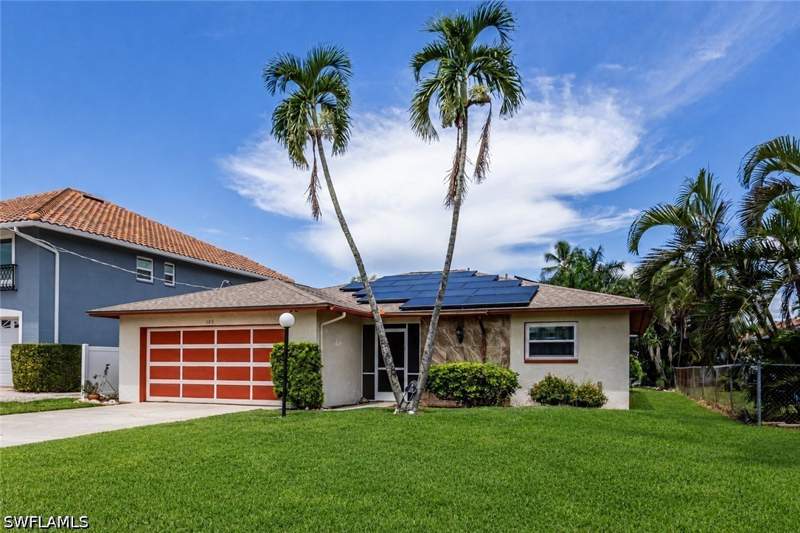 2 bedroom SingleFamilyResidence at 105 Jamaica Dr, Isles Of Capri, Naples — photo 2
