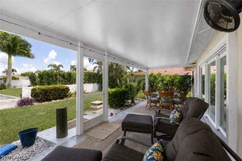 105 Jamaica Dr, Naples FL - photo 20 of 33