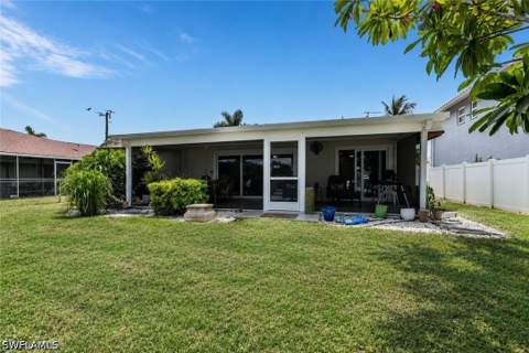 105 Jamaica Dr, Naples FL - photo 22 of 33