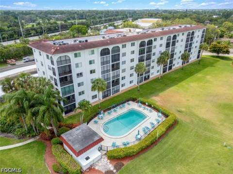 37 High Point Cir E 208, Naples FL - photo 16 of 19