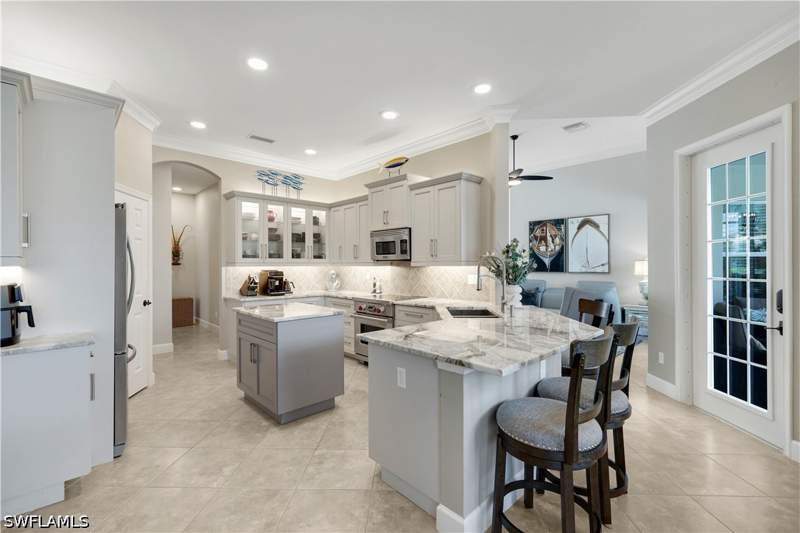 3 bedroom SingleFamilyResidence at 8223 Potomac Ln, Madison Park, Naples — photo 4