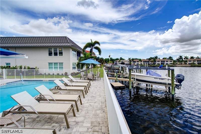 2 bedroom Condominium at 4104 SE 18th Ave 2D, Coral Del Rio Condo, Cape Coral — photo 3