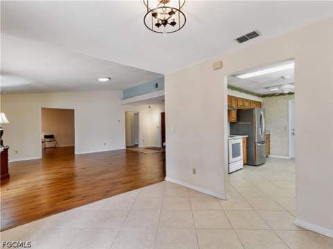 5853 Wyldewood Lakes Ct, Fort Myers FL - photo 10 of 33