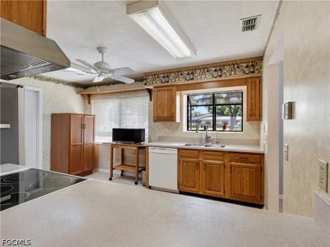 5853 Wyldewood Lakes Ct, Fort Myers FL - photo 15 of 33