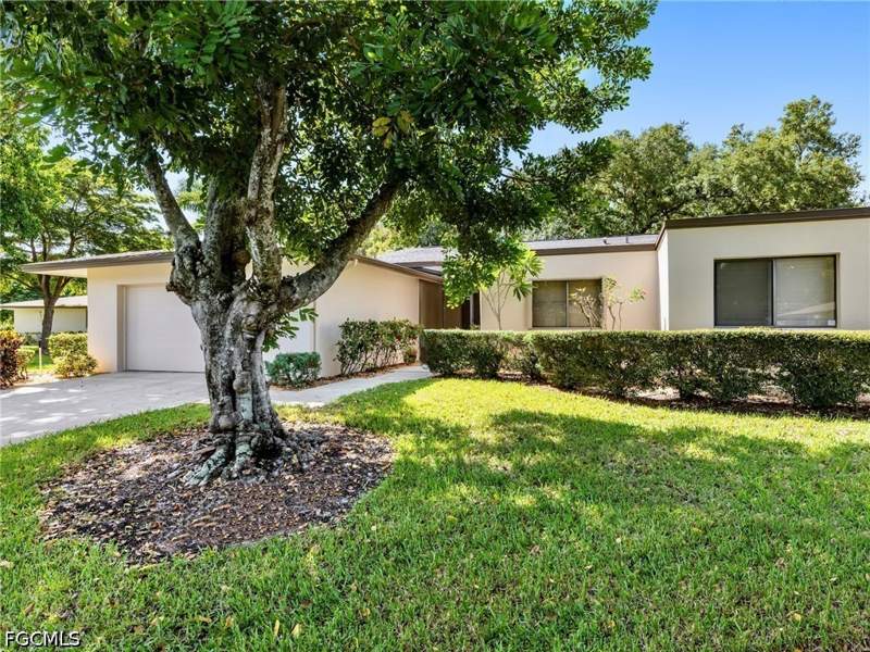 3 bedroom Attached at 5853 Wyldewood Lakes Ct, Wyldewood Lakes Condo, Fort Myers — photo 2