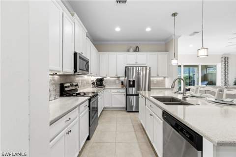 3636 Pilot Cir, Naples FL - photo 9 of 40