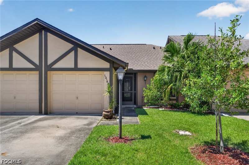 2 bedroom Attached at 13144 Burningtree Ave, Compass Pointe, Fort Myers — photo 1