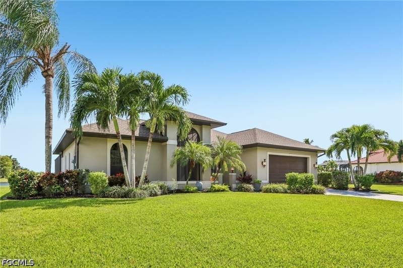 4 bedroom SingleFamilyResidence at 11978 Royal Tee Cir, Royal Tee Country Club Estates, Cape Coral — photo 3