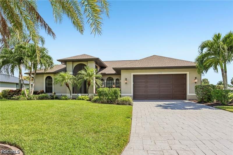 4 bedroom SingleFamilyResidence at 11978 Royal Tee Cir, Royal Tee Country Club Estates, Cape Coral — photo 4