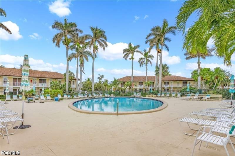 1 bedroom Condominium at 167 N Collier Blvd L4, Aquarius Apts Of Marco Island, Marco Island — photo 4