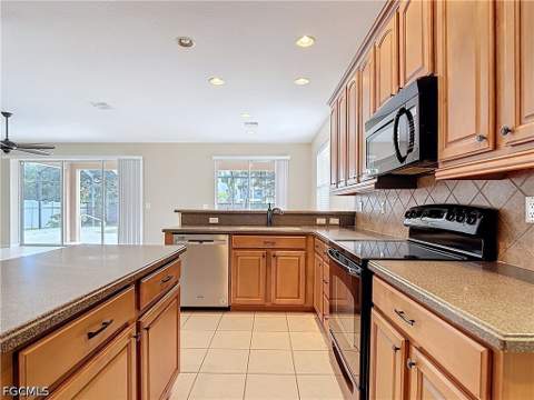 2798 Via Piazza Loop, Fort Myers FL - photo 15 of 45