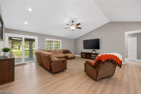 311 S Oak St, Labelle FL - photo 7 of 40