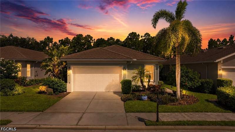 2 bedroom SingleFamilyResidence at 10694 Camarelle Cir, Camarelle, Fort Myers — photo 2