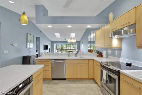 5376 Fox Hollow Dr 711, Naples FL - photo 12 of 50