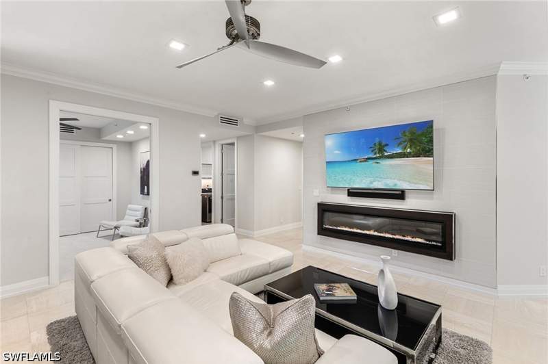 3 bedroom Condominium at 173 Colonade Cir 1401, Colonade, Naples — photo 2