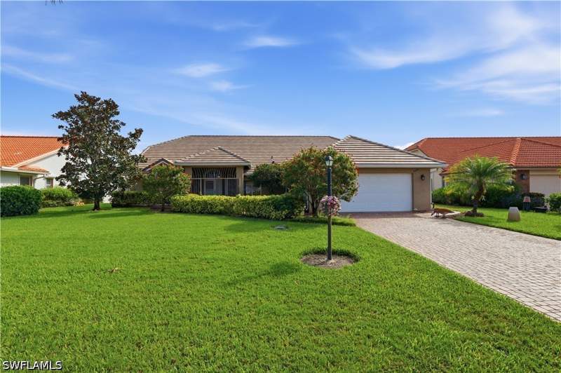 3 bedroom SingleFamilyResidence at 4570 Ashton Ct, Royal Wood, Naples — photo 2
