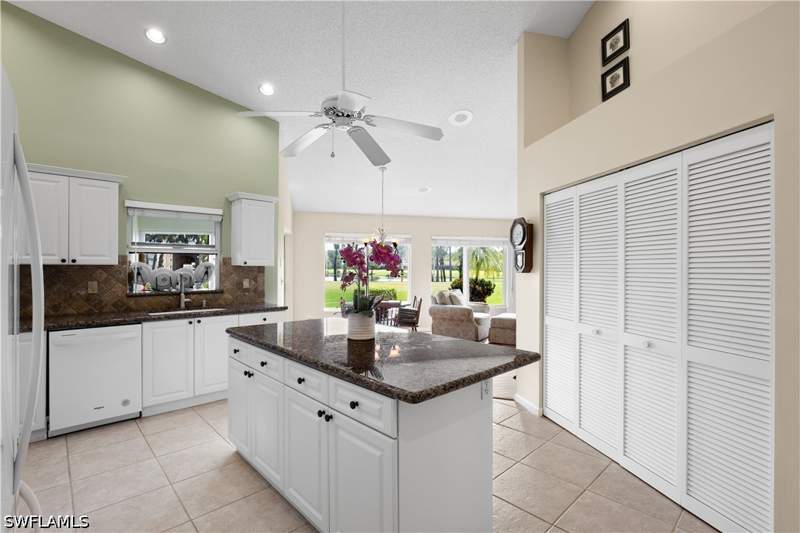 3 bedroom SingleFamilyResidence at 4570 Ashton Ct, Royal Wood, Naples — photo 4