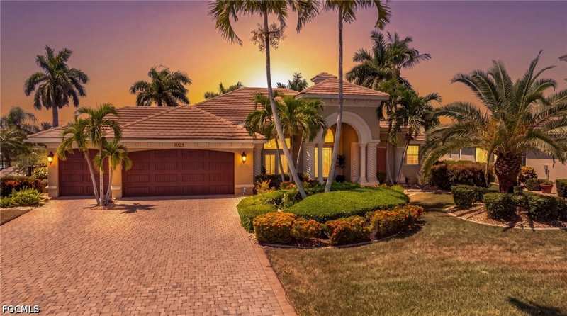 4 bedroom SingleFamilyResidence at 1925 Harbour Cir, Cape Harbour, Cape Coral — photo 1