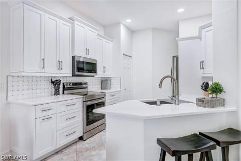 750 Tarpon Cove Dr 202, Naples FL - photo 15 of 46
