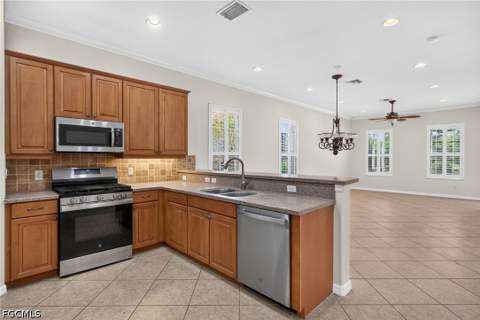 12144 Ledgewood Cir, Fort Myers FL - photo 8 of 37