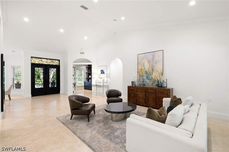 6 bedroom SingleFamilyResidence at 4860 Sycamore Dr, Logan Woods, Naples — photo 4