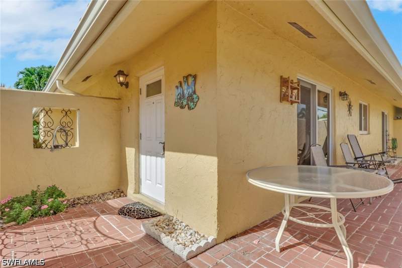 2 bedroom Attached at 116 Harrison Rd 3, Glades Country Club, Naples — photo 3
