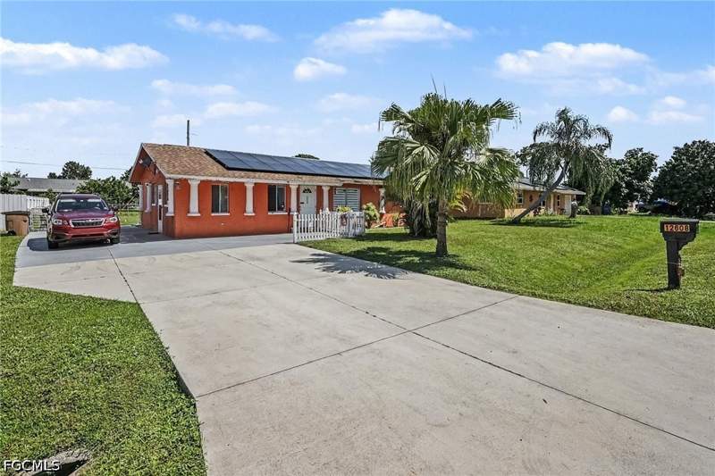 3 bedroom SingleFamilyResidence at 12608 2nd St, Fort Myers Shores, Fort Myers — photo 2