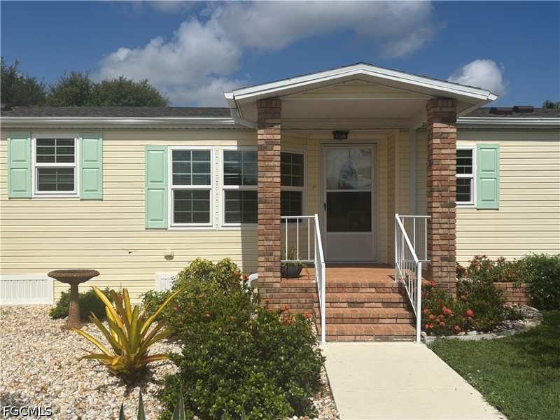 2 bedroom ManufacturedHome at 19863 Eagle Trace Ct, Pine Lakes Country Club, North Fort Myers — photo 1