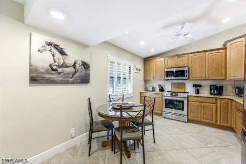 194 Albi Rd 8, Naples FL - photo 7 of 17