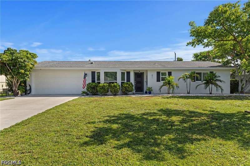 3 bedroom SingleFamilyResidence at 871 Entrada Dr S, Palm City Park, Fort Myers — photo 1