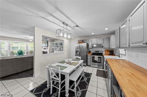 871 Entrada Dr S, Fort Myers FL - photo 10 of 31