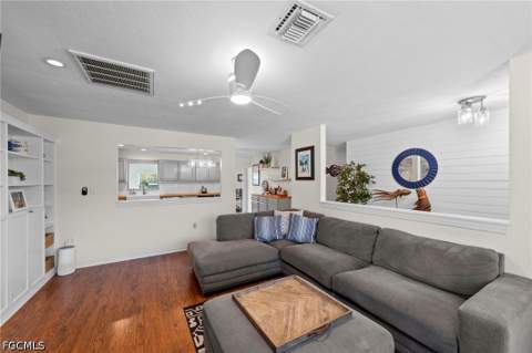 871 Entrada Dr S, Fort Myers FL - photo 6 of 31