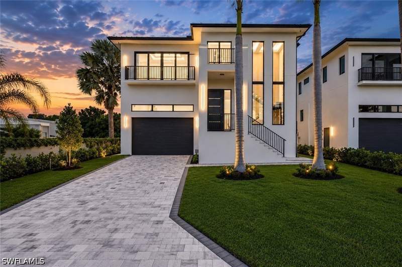 4 bedroom SingleFamilyResidence at 2949 Cypress St, Demere Landing, Naples — photo 2